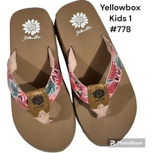 New Yellowbox Floral Flip Flops Size 1